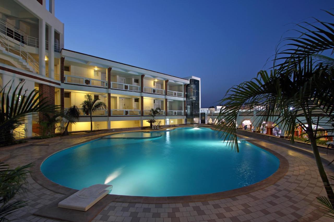 Prakruti Resort Vadodara Eksteriør billede